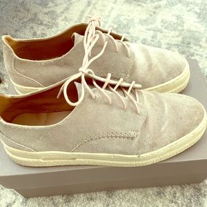 H London Men’s casual beige suede shoe